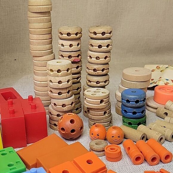 TinkerToy Toy Maker Easy Snap Reusable Wood Plastic No 444 - Picture 7 of 10